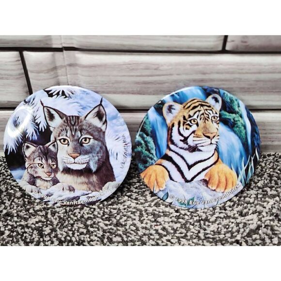 Eric VanRaemdnock Vintage Pinback Button White Tiger Cub 1998 Set of 2 - Picture 1 of 5